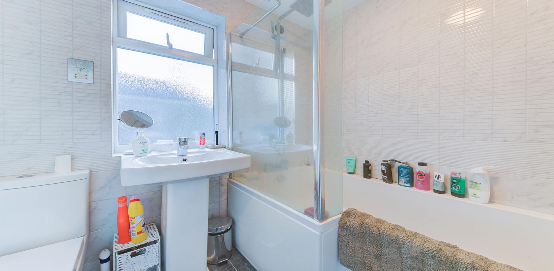 Stunning  Apartment Stanley Gardens, Willesden Green